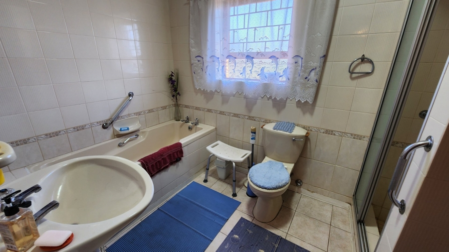 4 Bedroom Property for Sale in Bayview Western Cape